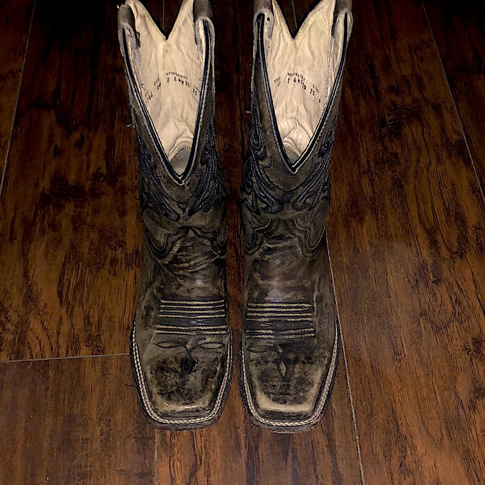 Nice boots just cracked from bottom heel paid $350 TOCK REVIVAL BOOTS